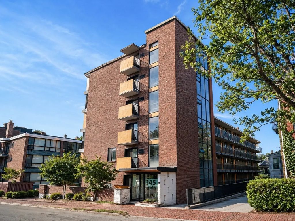 345 Harvard St #3b, Cambridge