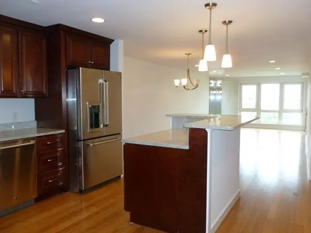 1001 Marina Dr #305e, Quincy