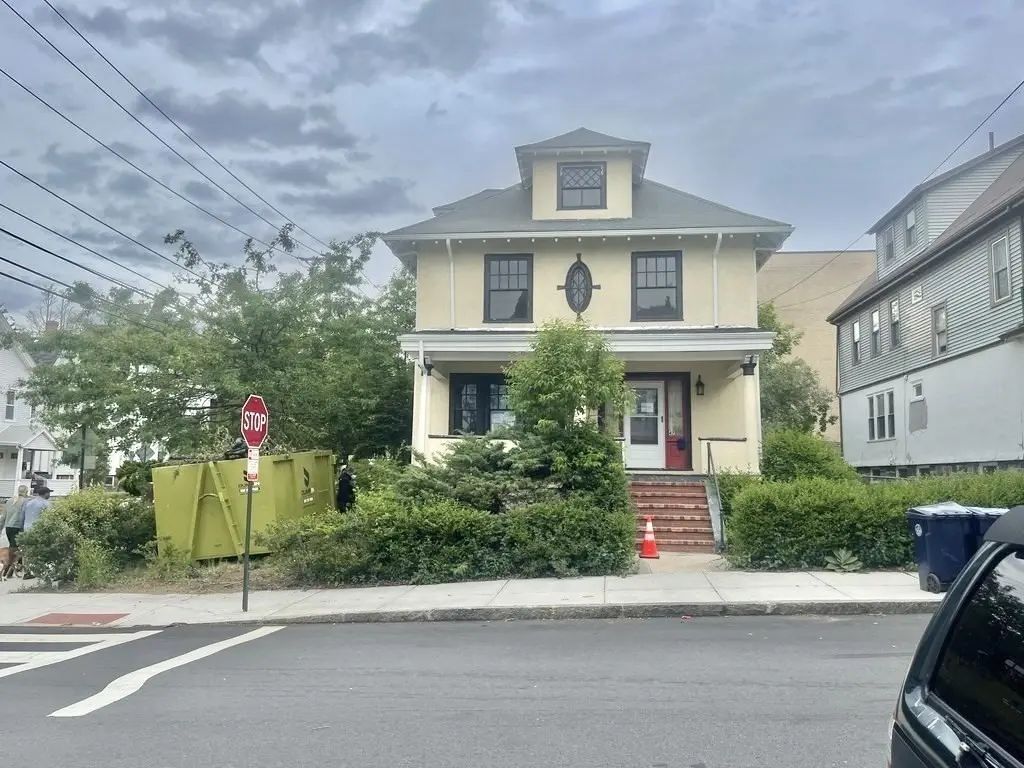 47 Pleasant St, Everett