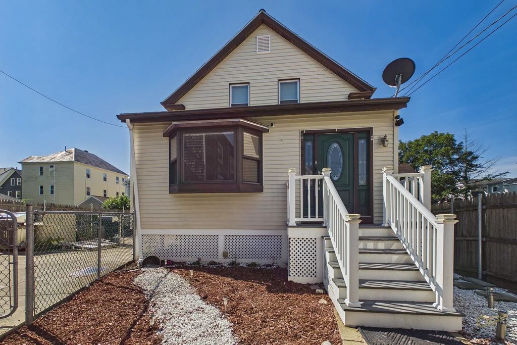 206 Austin St, New Bedford