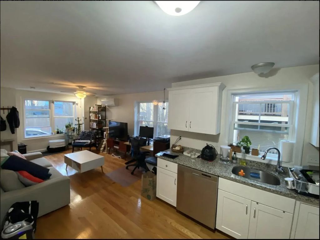 24 Beacon Pl #3, Somerville