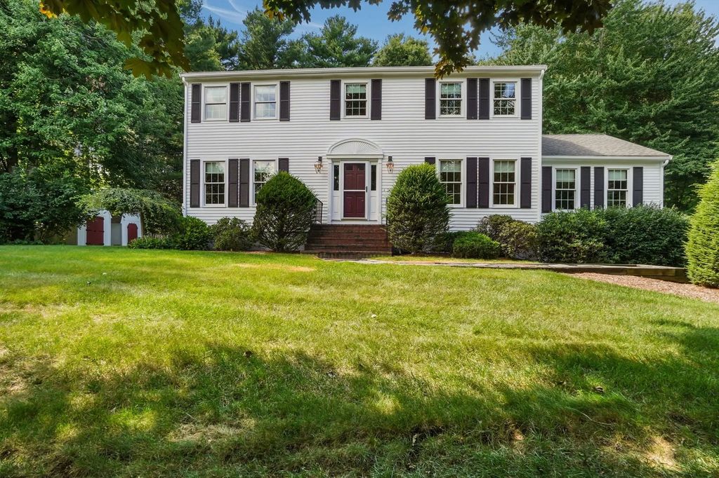 22 Danielle Ln, Mansfield