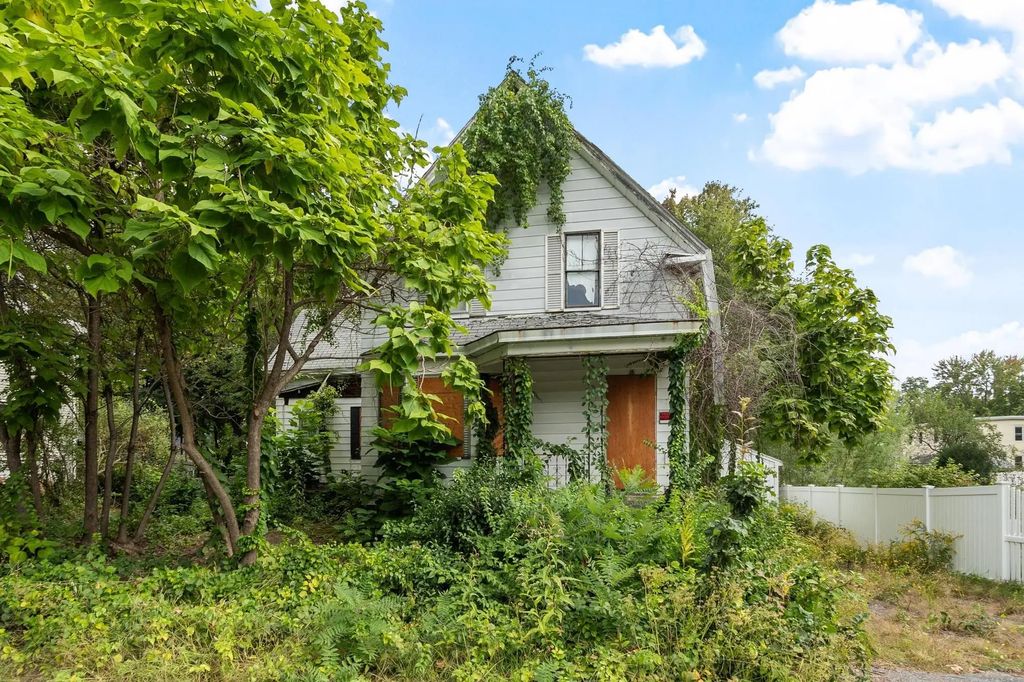16 Holt, Chelmsford