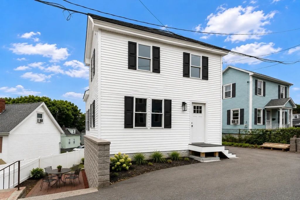 11 Hovey St, Woburn