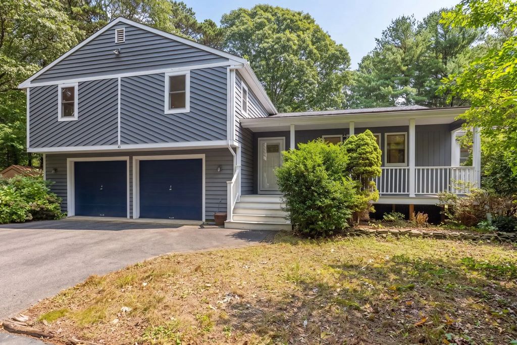 43 Heather Ln, Falmouth