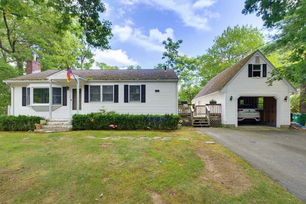 12 Denise Dr, Ashland
