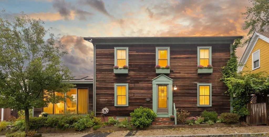 15 Myrtle St, Beverly