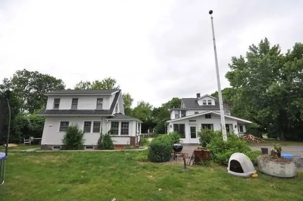 42 Birch Rd, Framingham