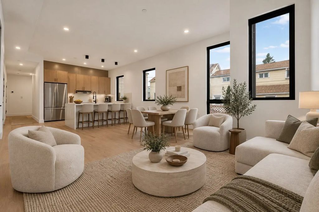 13 Clyde St #a, Somerville