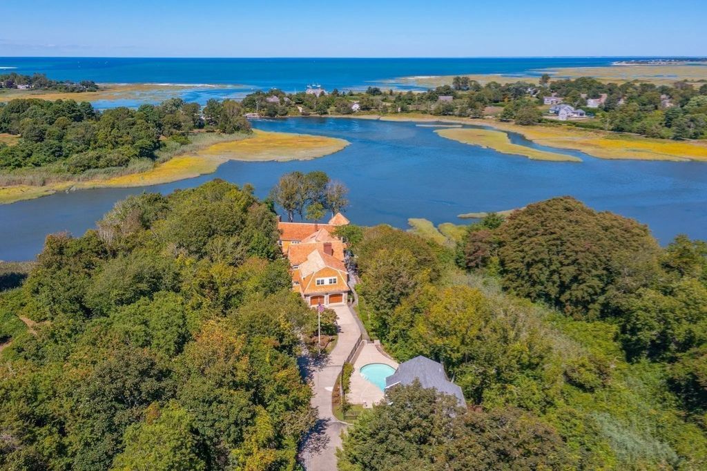 4390 Main, Barnstable