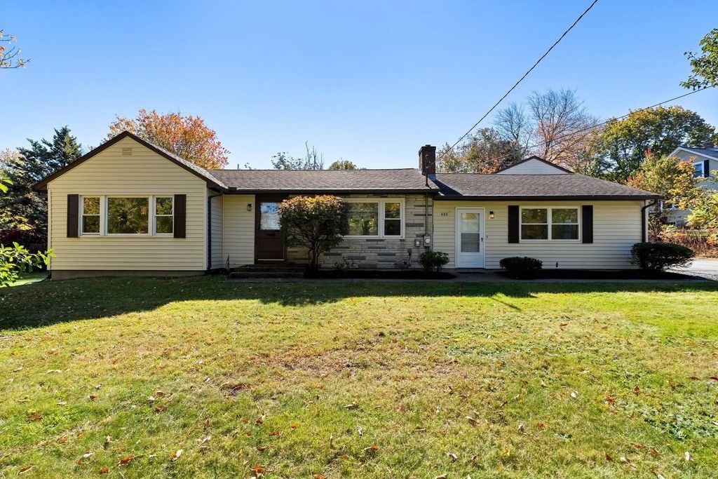 488 Elm St, Marlborough