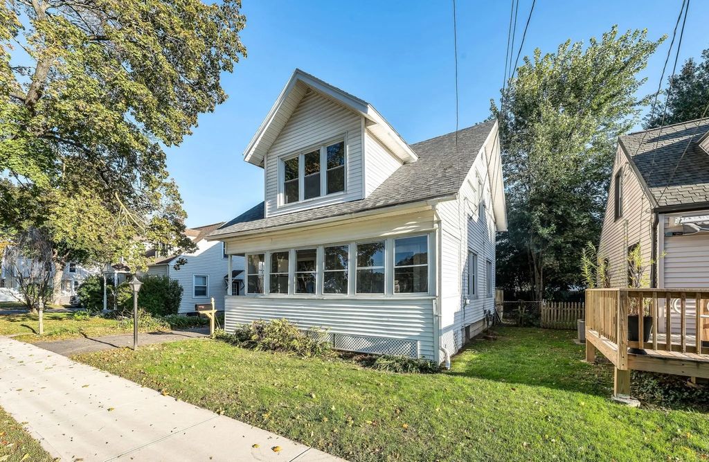 65 Avondale Ave, West Springfield