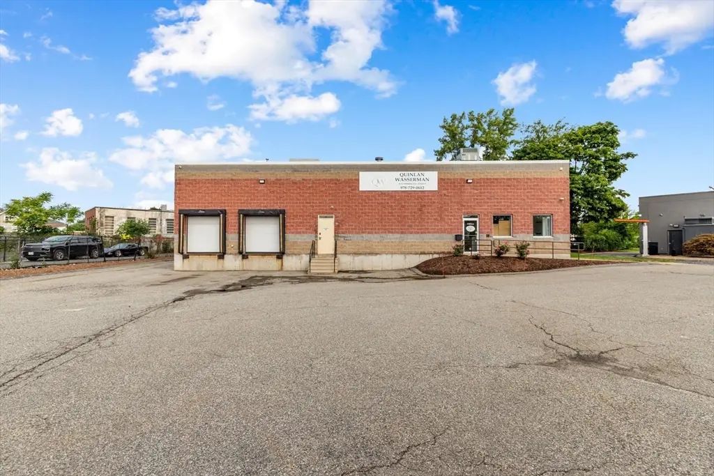 11 Commercial St #11, Medford