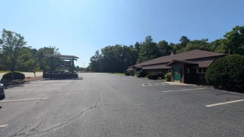 785 Quaker Hwy, Uxbridge