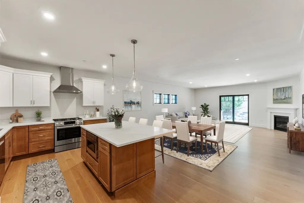 134 Court St #6, Plymouth