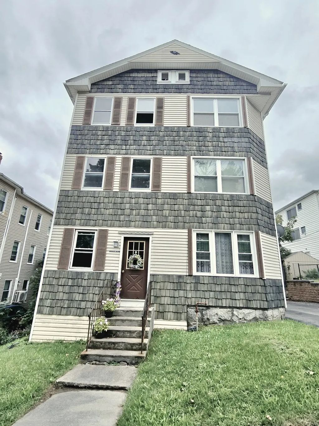 2 Village St #3, Worcester
