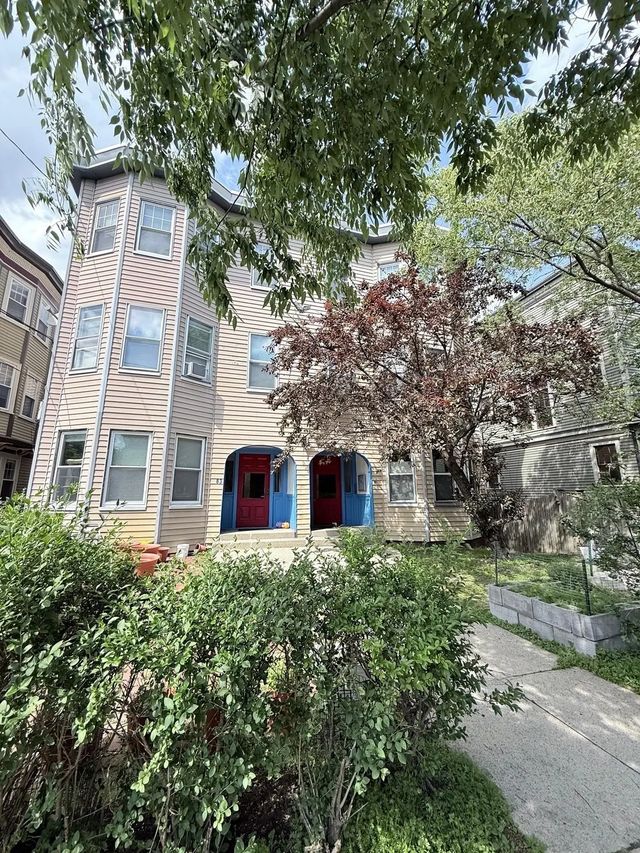 83 Francis St #5, Brookline
