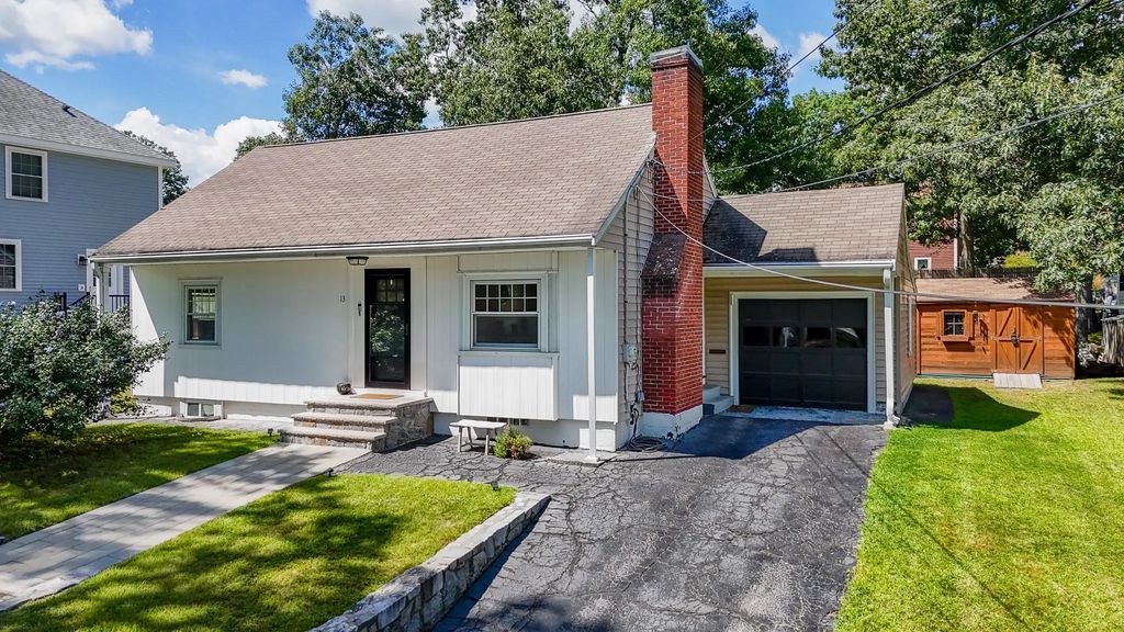 13 Cedar St, Chelmsford