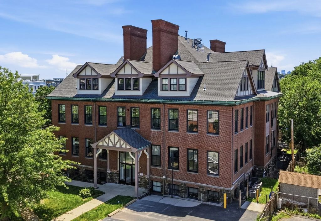 220 Spencer Ave #104, Chelsea