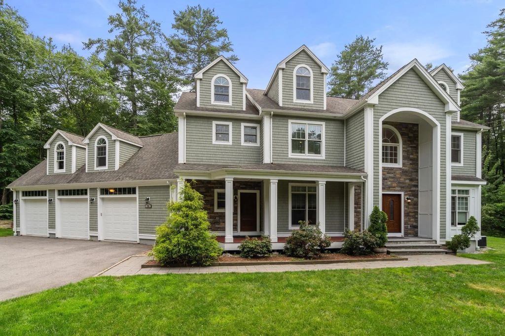 24 Wayside Inn Rd, Framingham