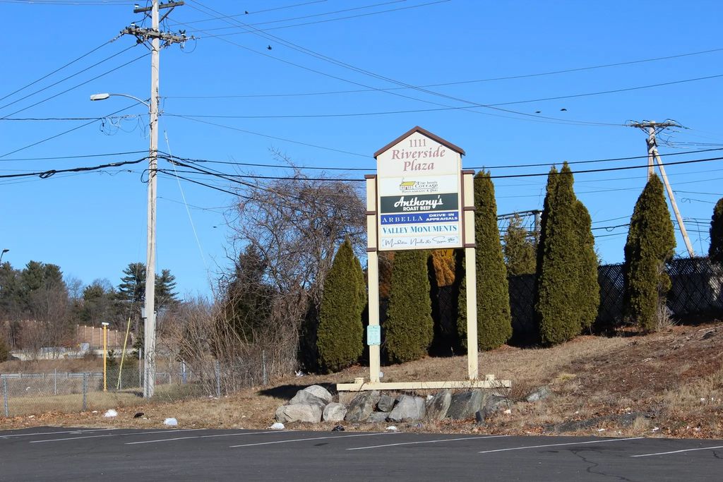 1111 Riverside Dr #7-8, Methuen