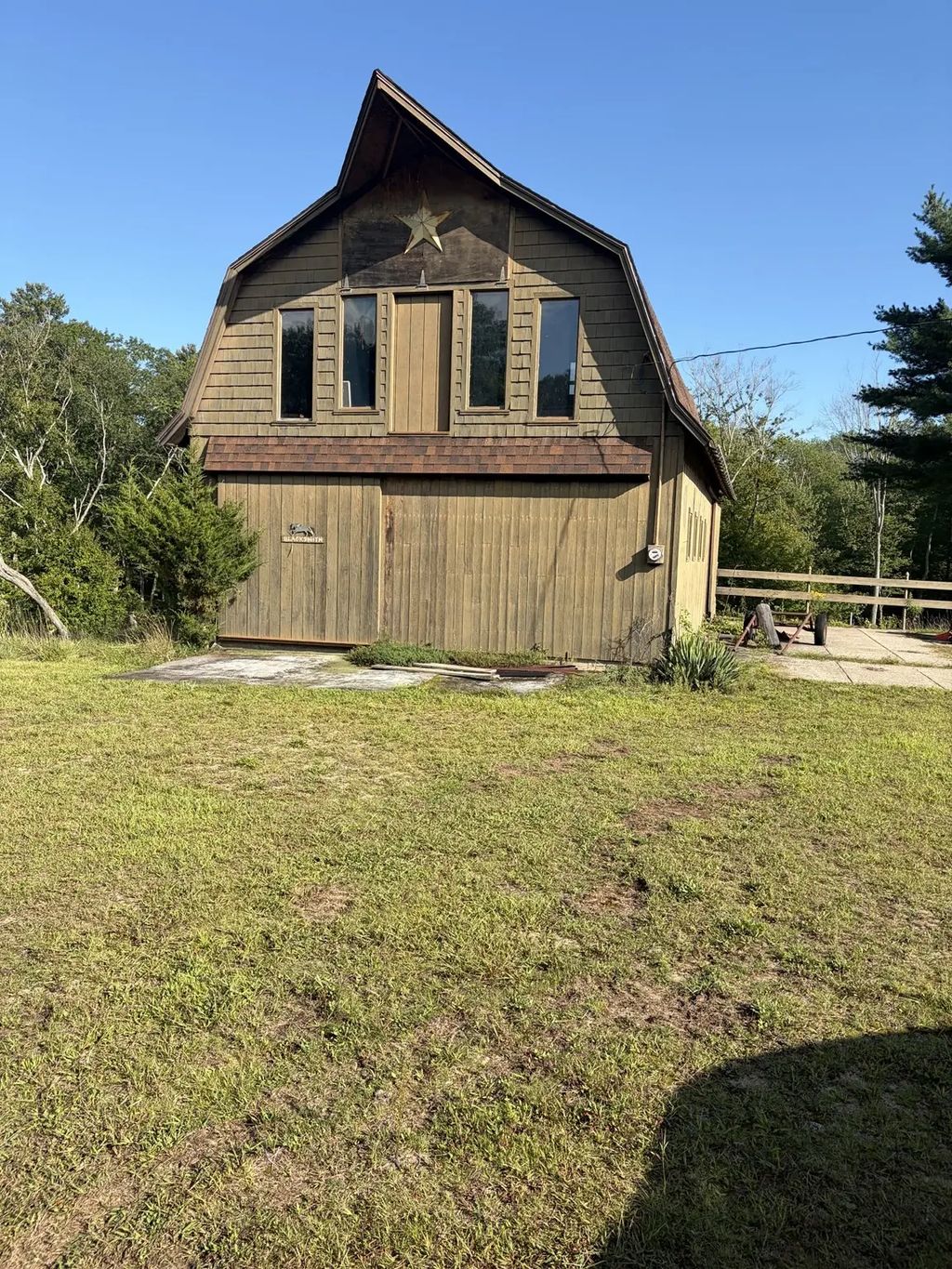 101-b Middle, Attleboro