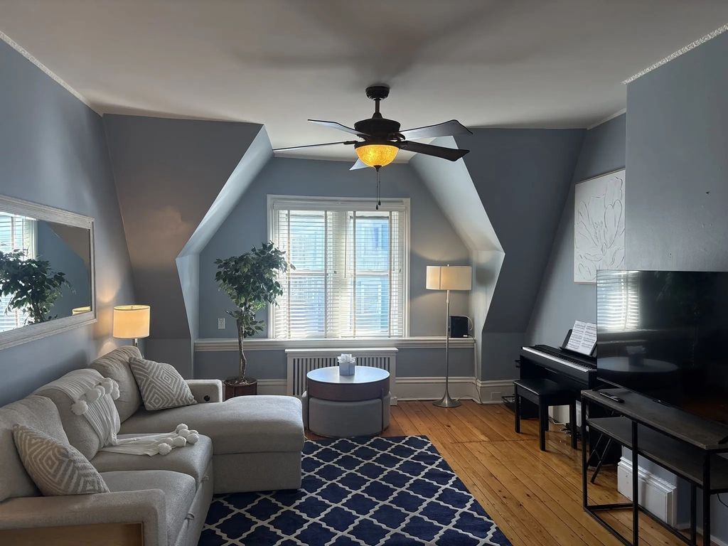 137-3 Walnut #furnished, Brookline