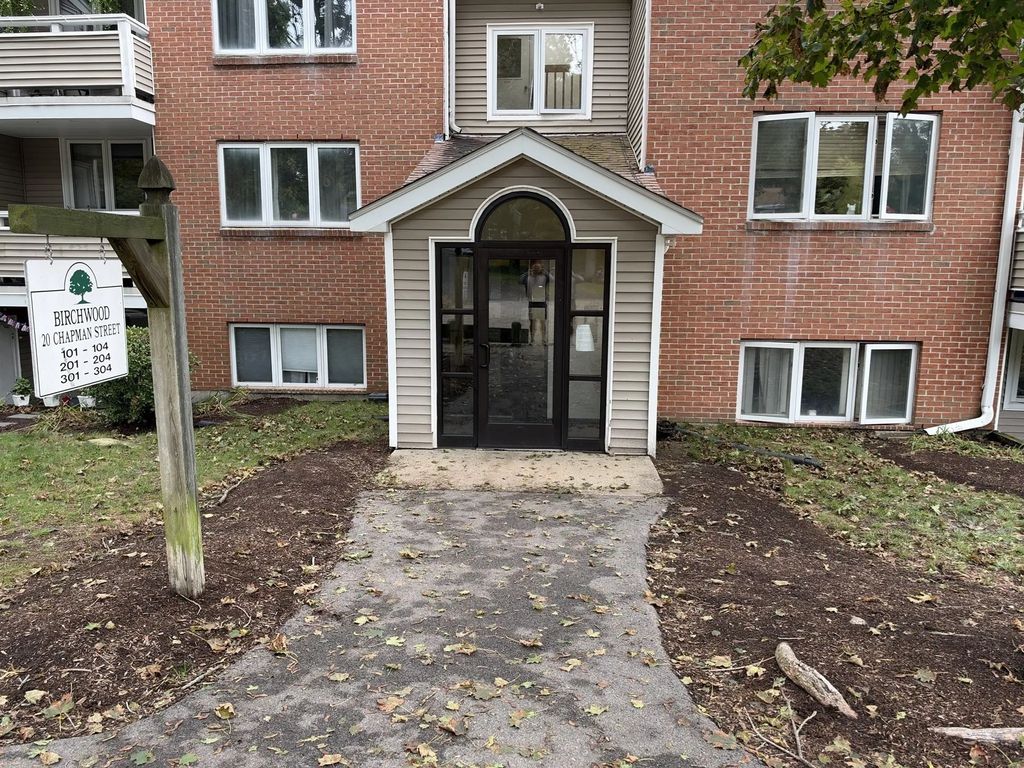 20 Chapman St #102, Weymouth