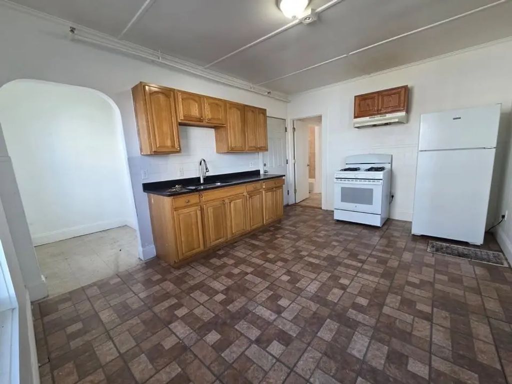 135 Chestnut St #1, Lynn