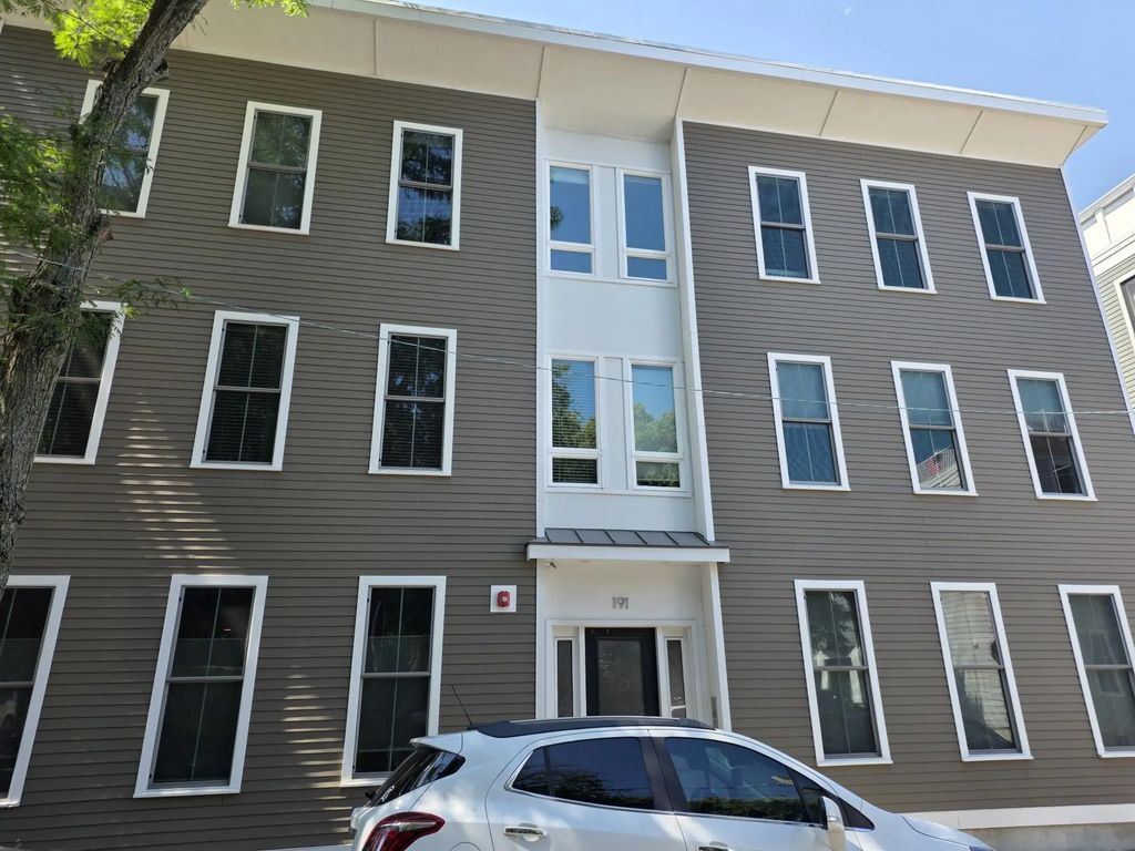 191 W 8th St #1, Boston