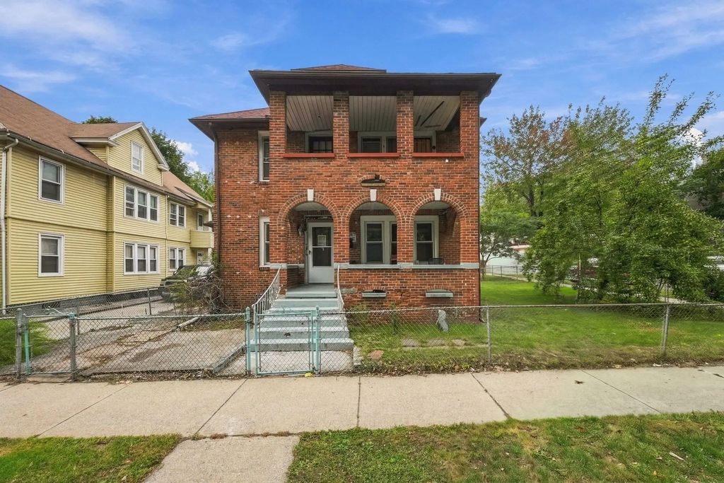 60-62 Orange St, Springfield