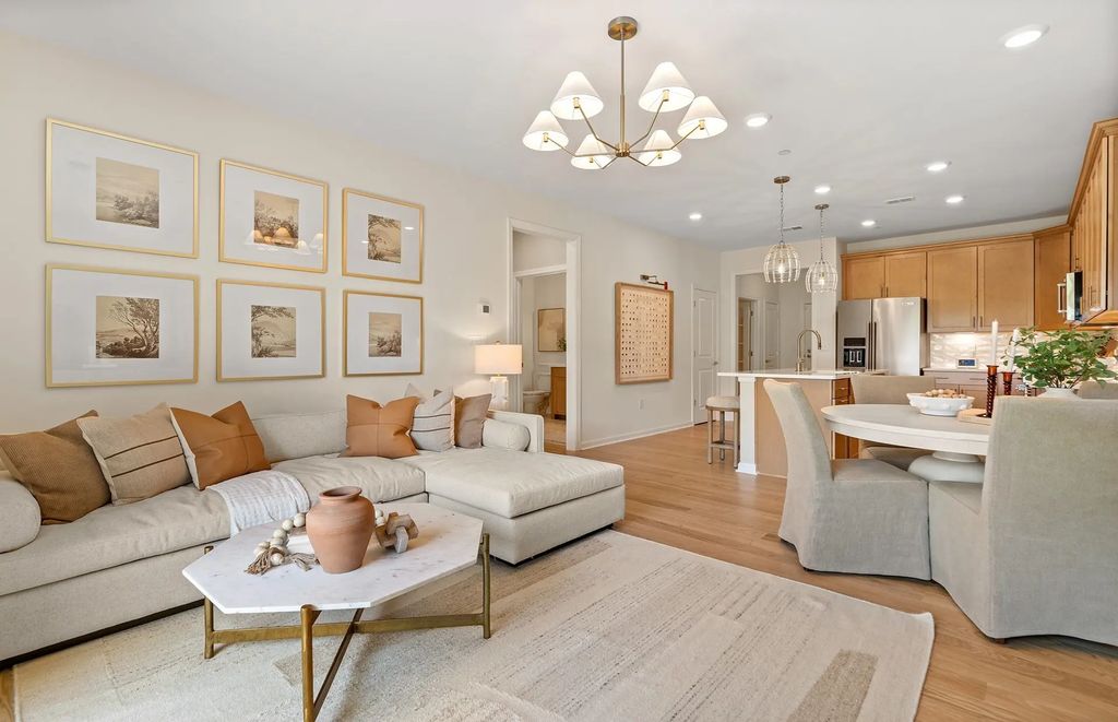 30 Coppersmith Way #108, Canton