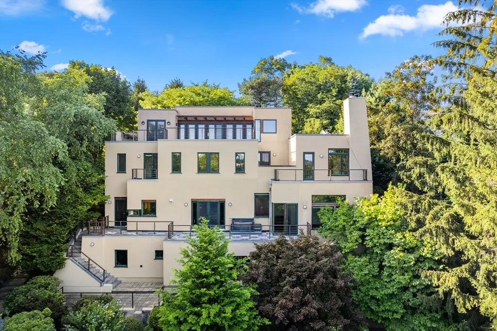 225 Kenrick Street #225, Newton