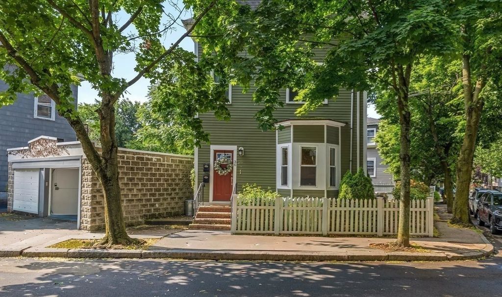 36 Oak St #1, Somerville
