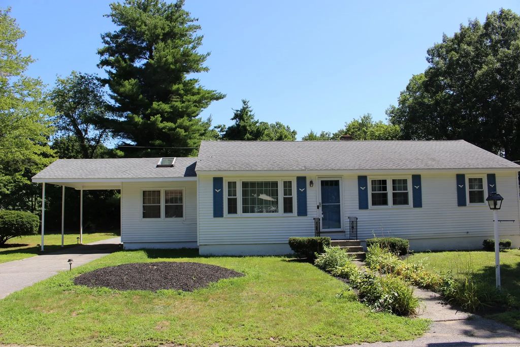 206 Debbie Drive, Leominster