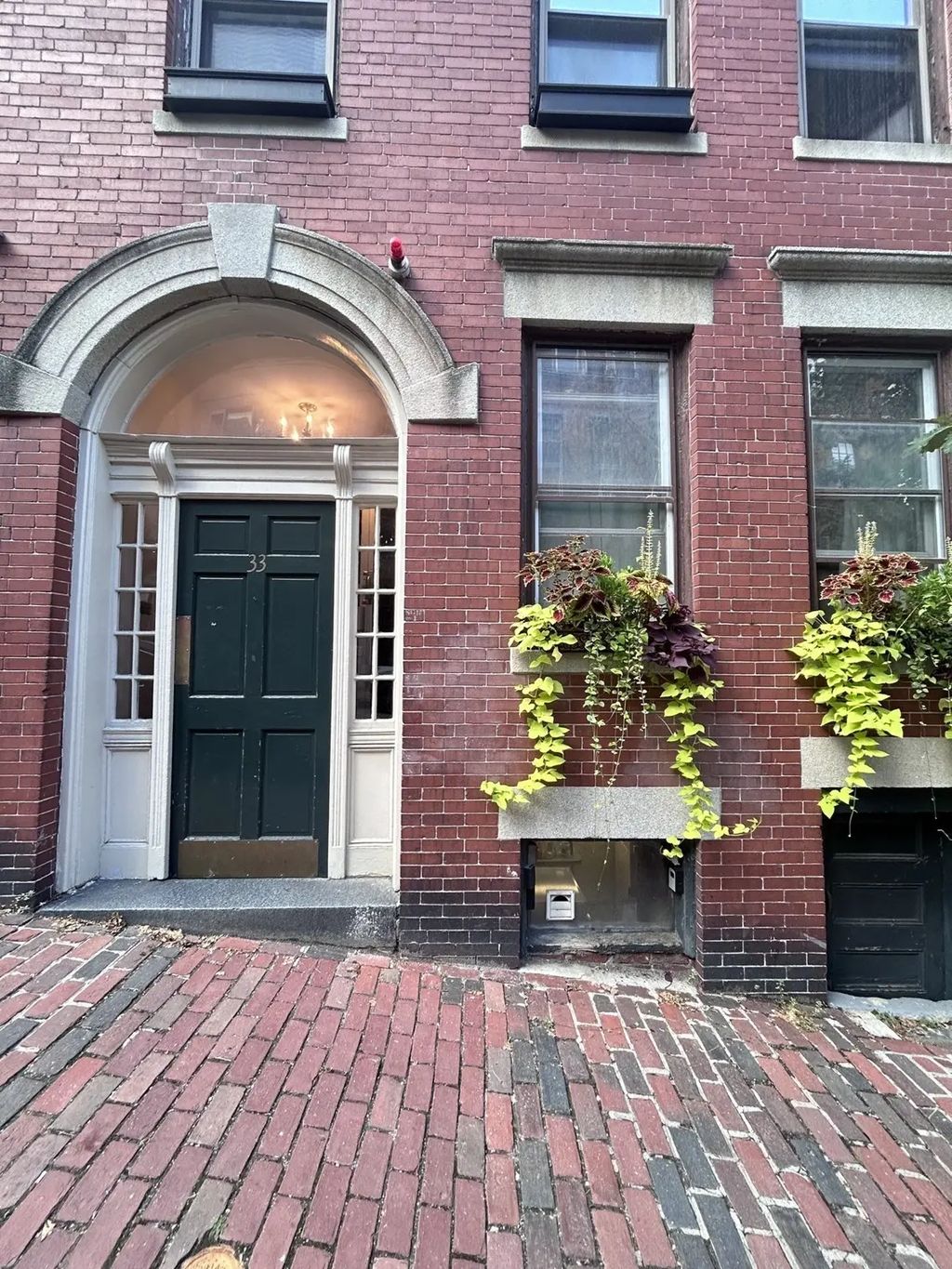 33 Irving St #1, Boston