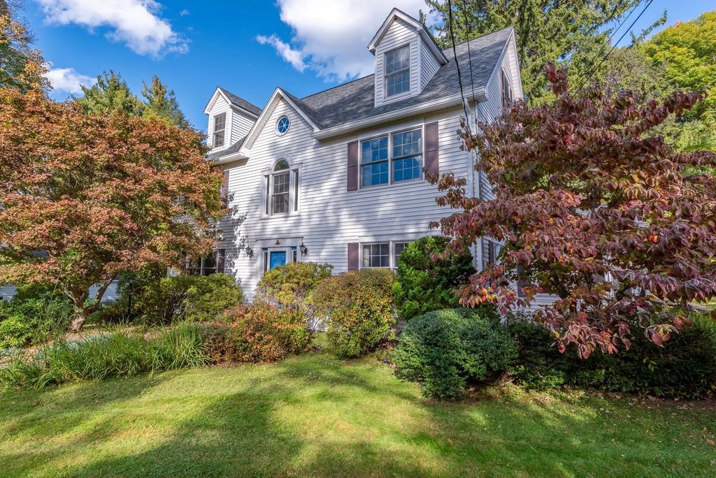18 Dana St, Amherst