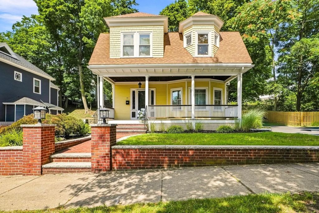 61 Lowell St, Reading