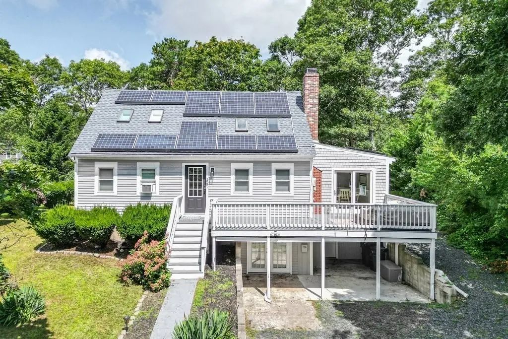 35 Pinecrest Ave, Mashpee