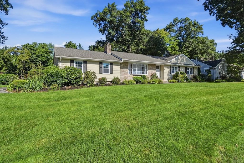 80 Lynnwood Drive, Longmeadow