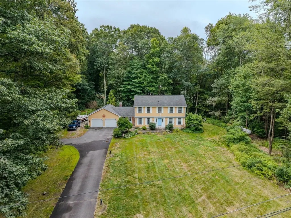 225 Maynard Rd, Wilbraham
