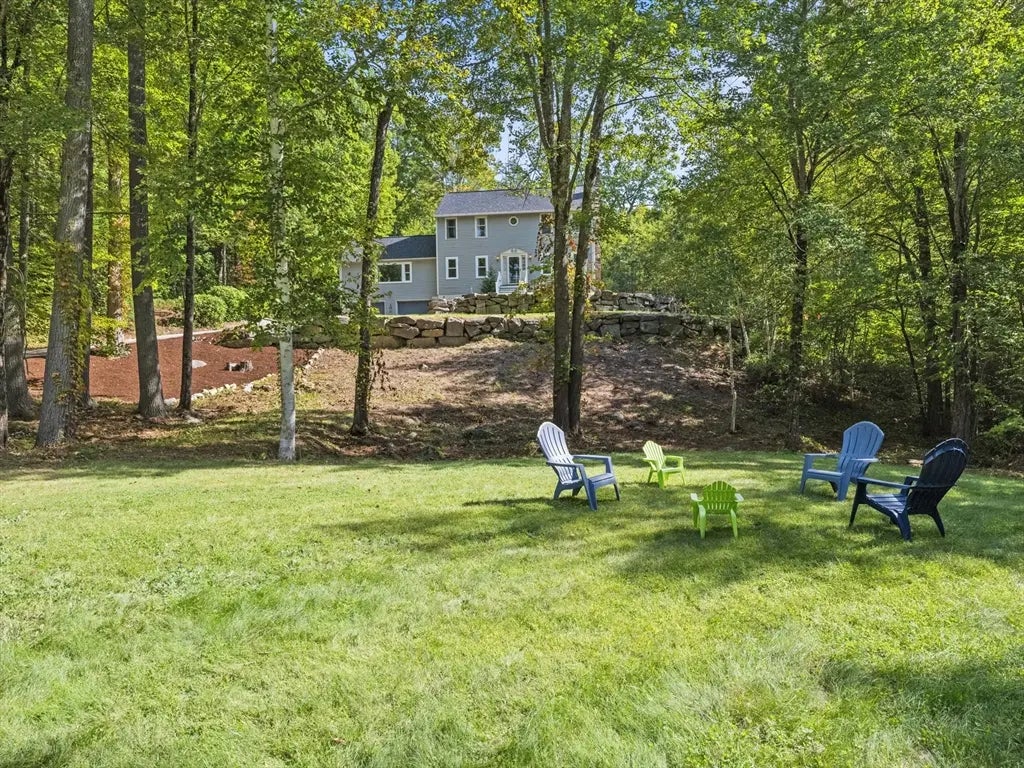 64 Lyndeborough Rd, Amherst