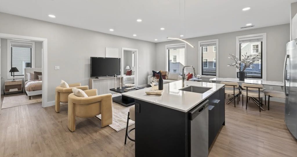 656 Saratoga #310, Boston