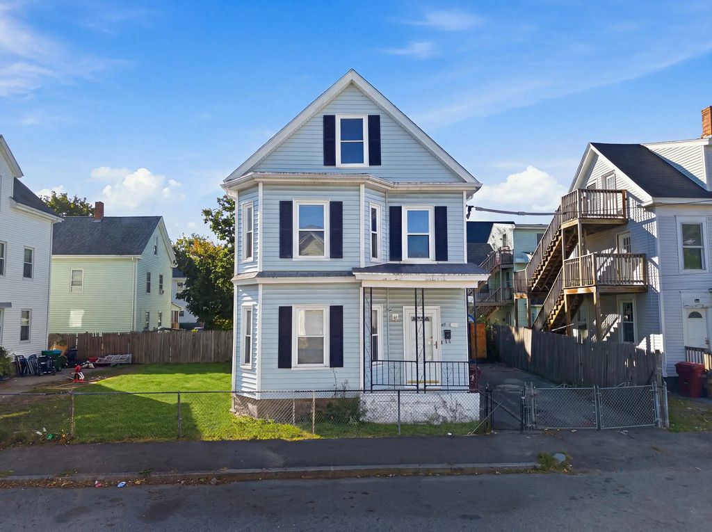 56 Read St, Lowell