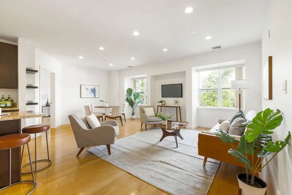 65 Beacon St #403, Somerville