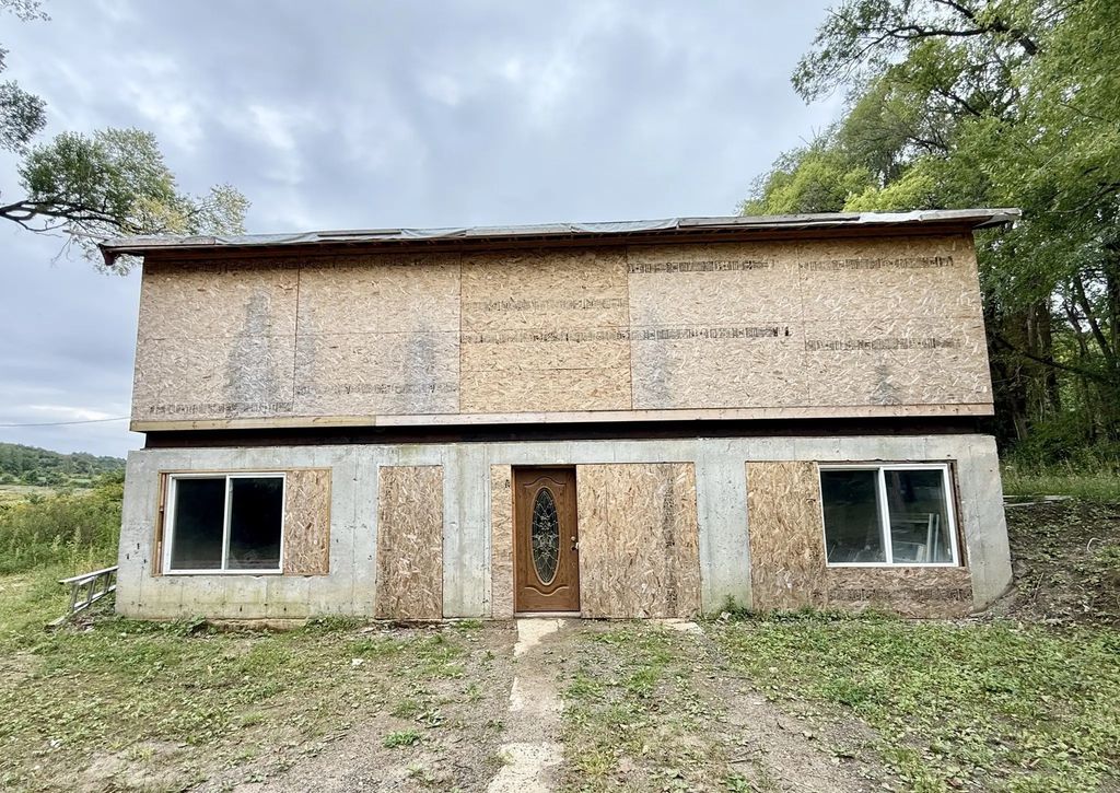 100 Bucklin Rd, Adams