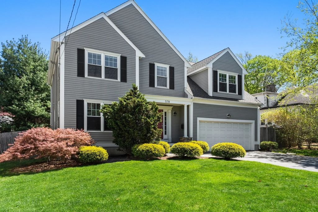 578 Randolph Ave, Milton