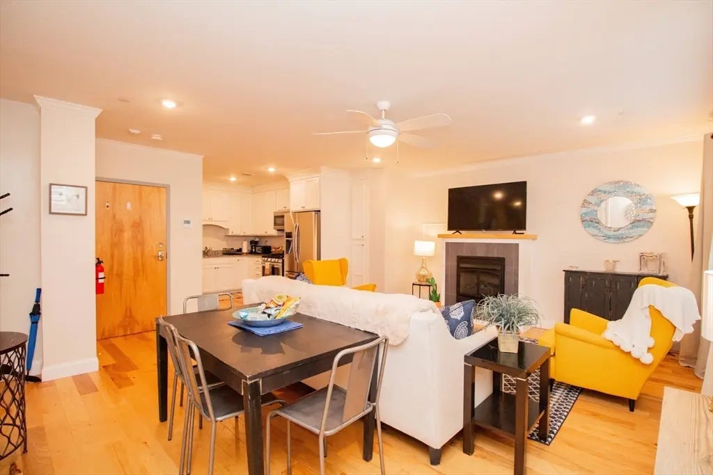 1008-4 Tremont St #furnished, Boston