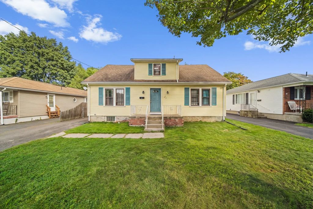 57 Ruskin St, Chicopee