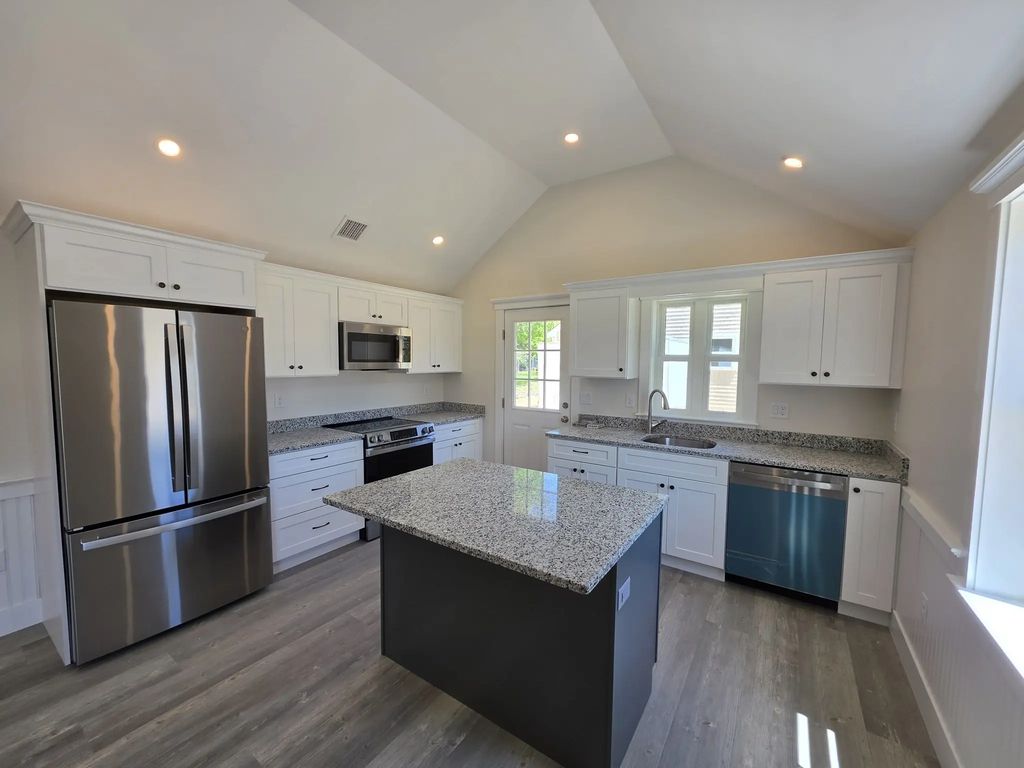 87 Acapesket Rd #3a, Falmouth